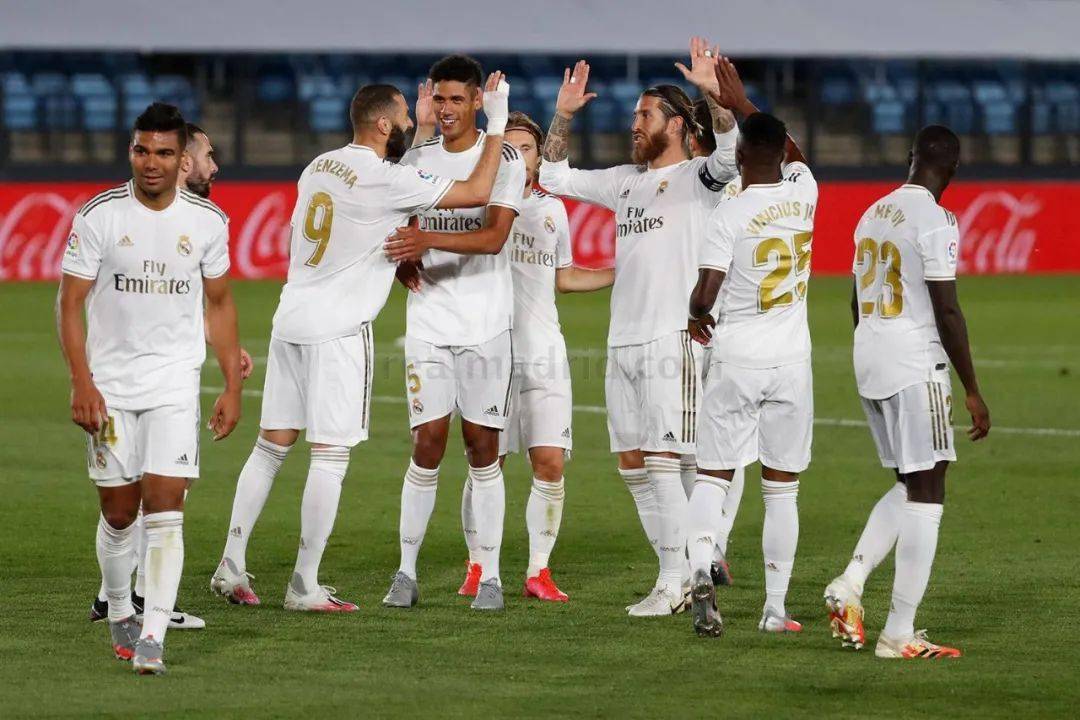 西亚卡姆30+14鲍尔空砍33分 步行者险胜黄蜂