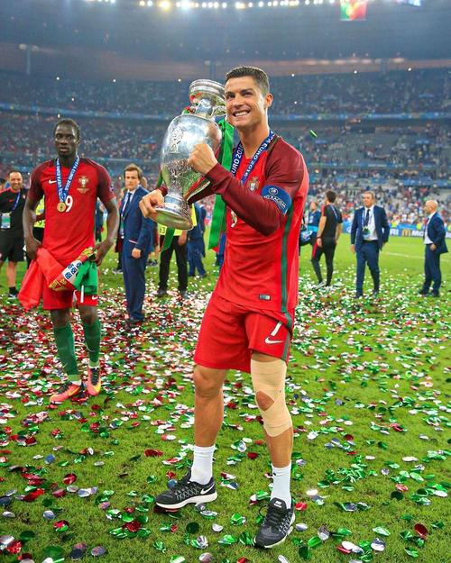 莱万破门 巴塞罗那战胜西班牙人