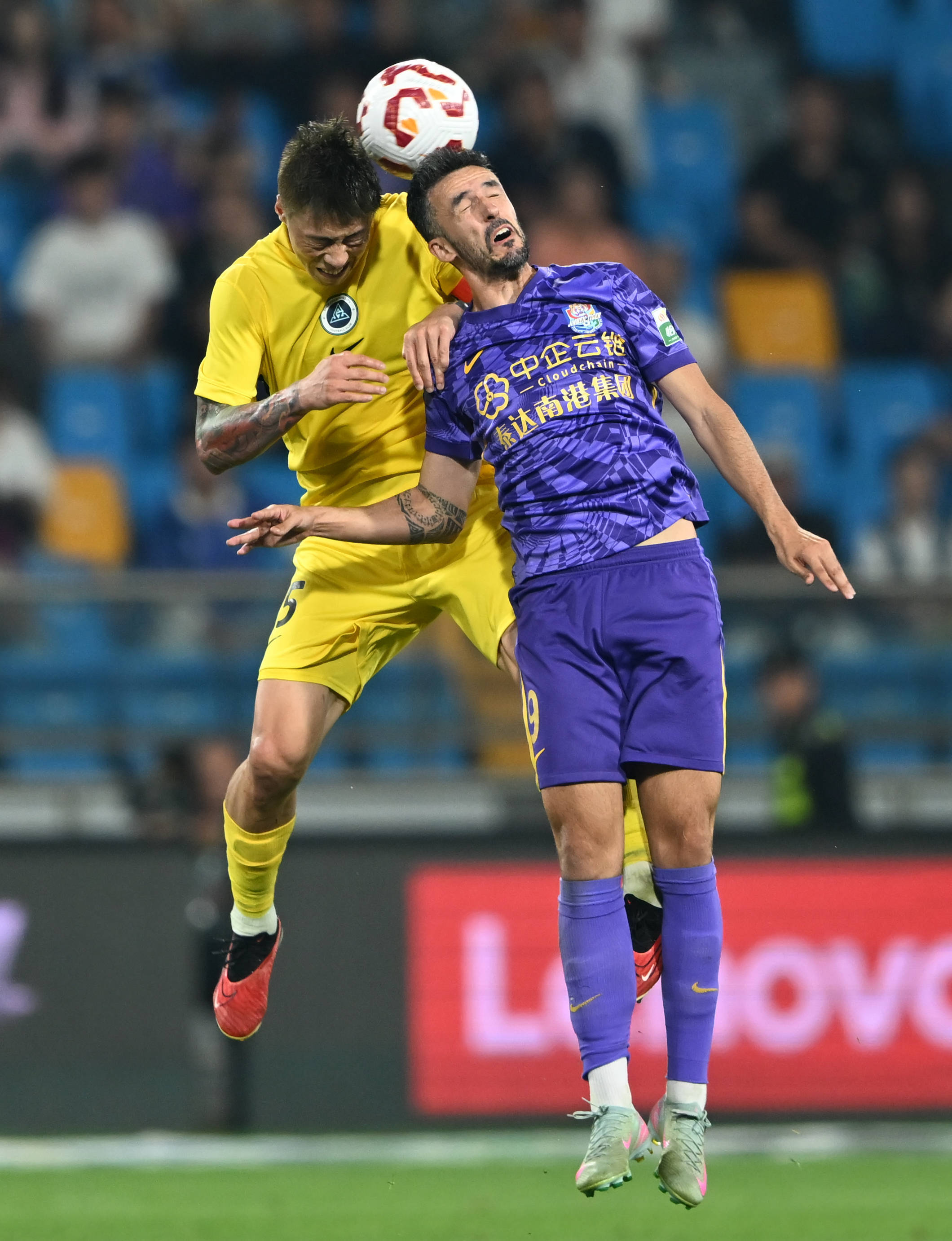 国足冬训首日实况：于汉超布设训练，吕焯毅受访