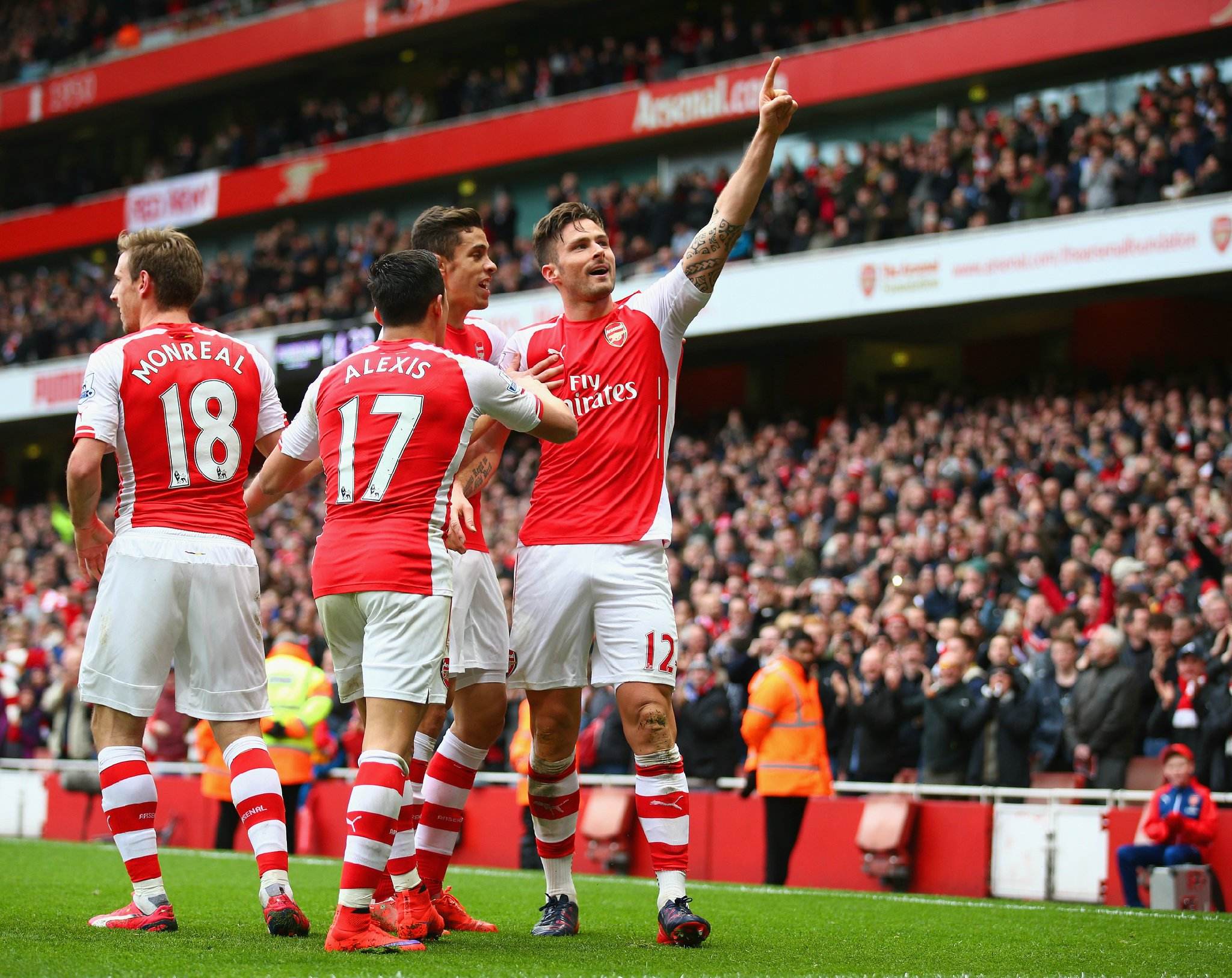 踢球者：卡尔成为历史首位年仅17岁被评为洲际级