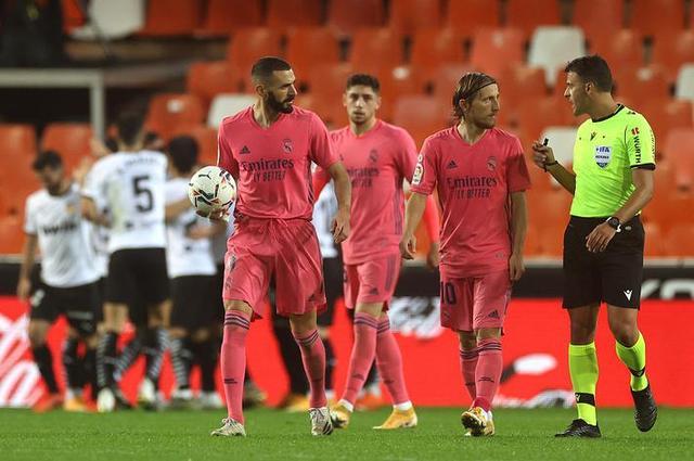 GEN2-1击败T1，拿下第29胜！Guma芸阿娜效果不佳，chovy伤害爆炸